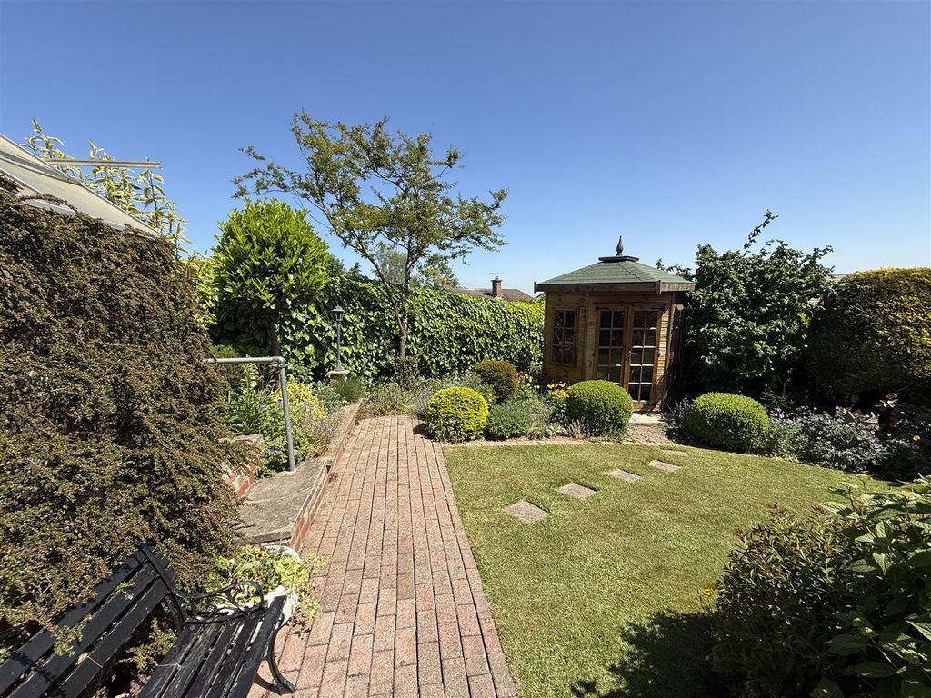 Property photo 3 of 24 Spinney 21.Jpg