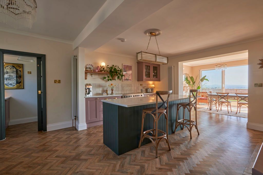 Property photo 3 of 28 Kitchen Breakfast Room