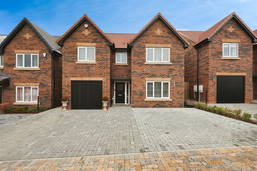 Property photo 1 of 23 Pbox-Img.Jpg