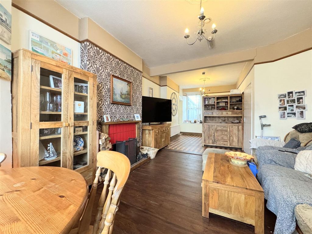 Property photo 3 of 21