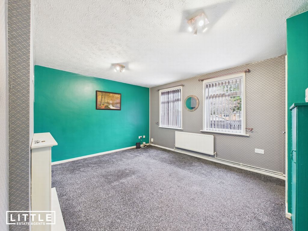 Property photo 3 of 15 Photo 4
