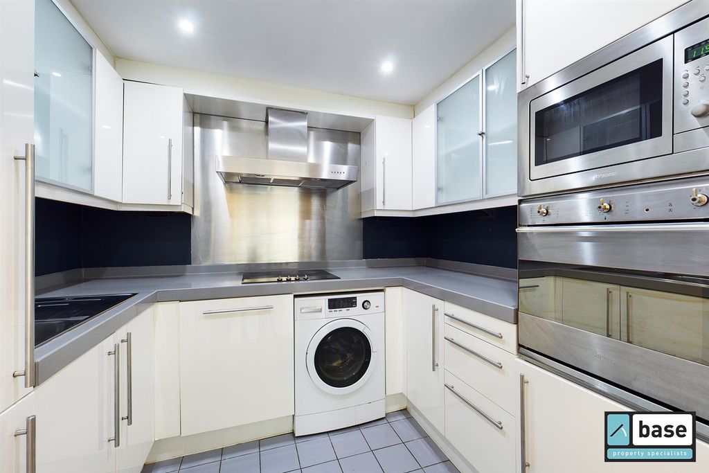 Property photo 2 of 12 Kitchen