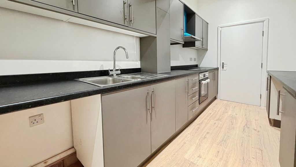 Property photo 2 of 14 Kitchen