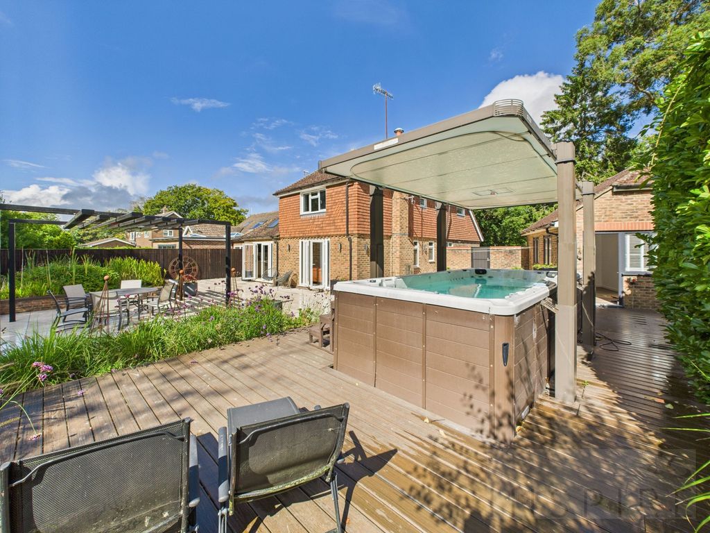 Property photo 2 of 26