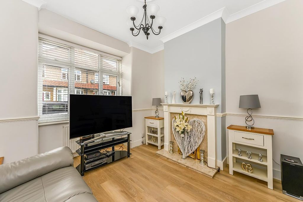 Property photo 2 of 17