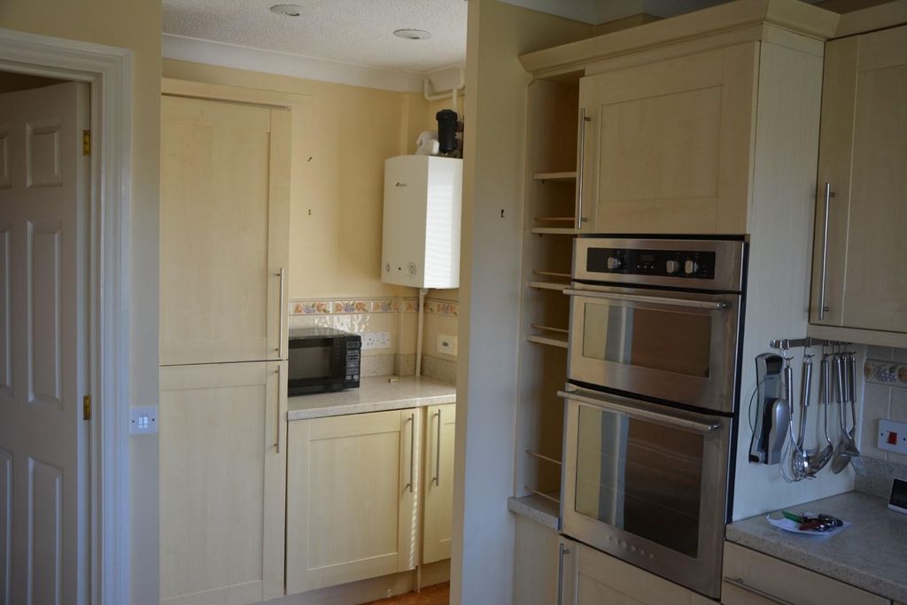 Property photo 2 of 26 Kitchen