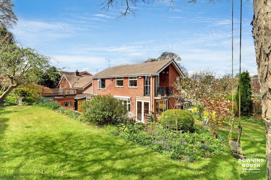 Property photo 2 of 40