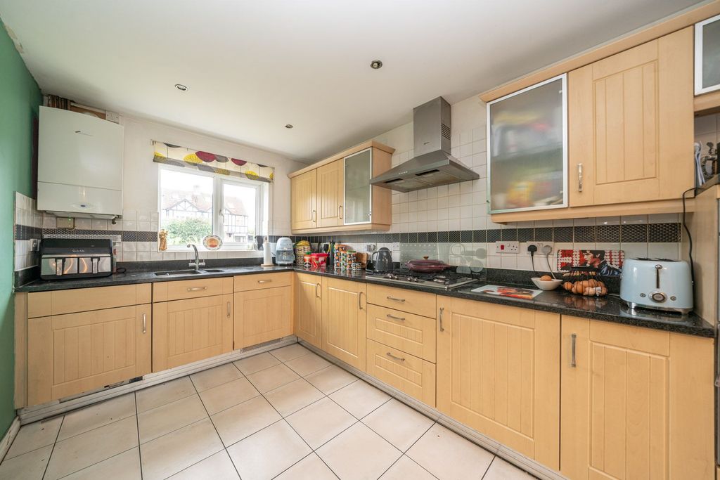 Property photo 2 of 24