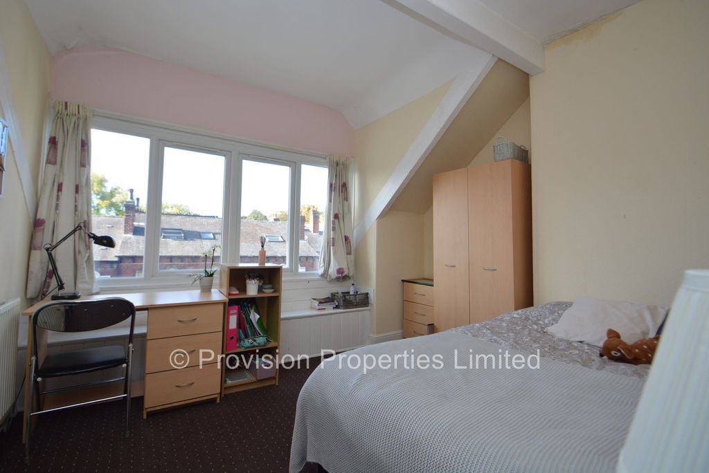 Property photo 1 of 11 Photo
