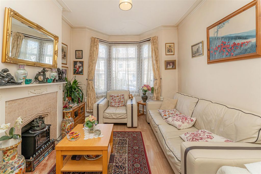 Property photo 3 of 20