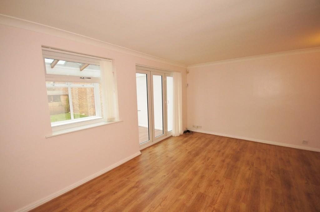 Property photo 3 of 12 Picture No. 11