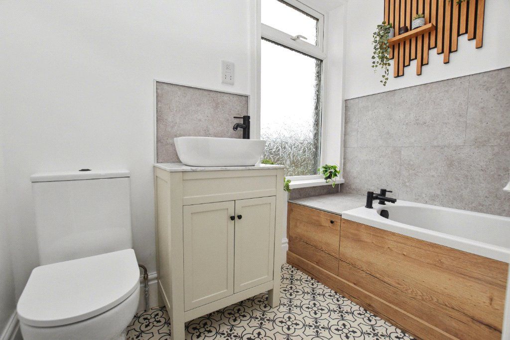 Property photo 2 of 10 Picture No. 03