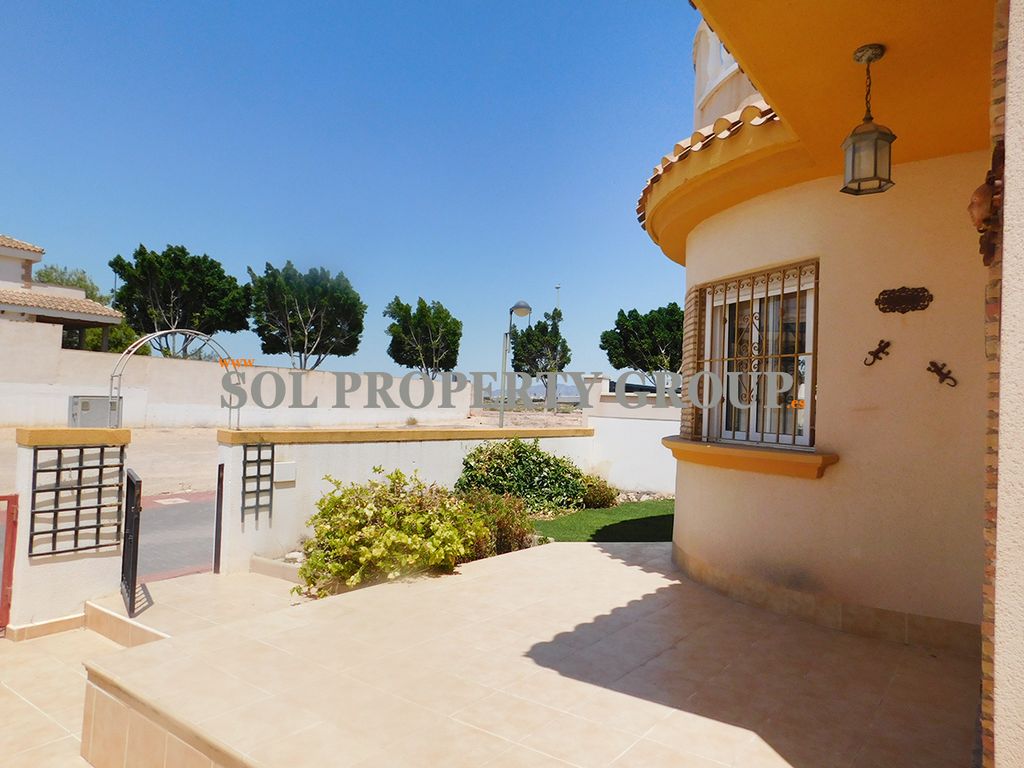 Property photo 1 of 32