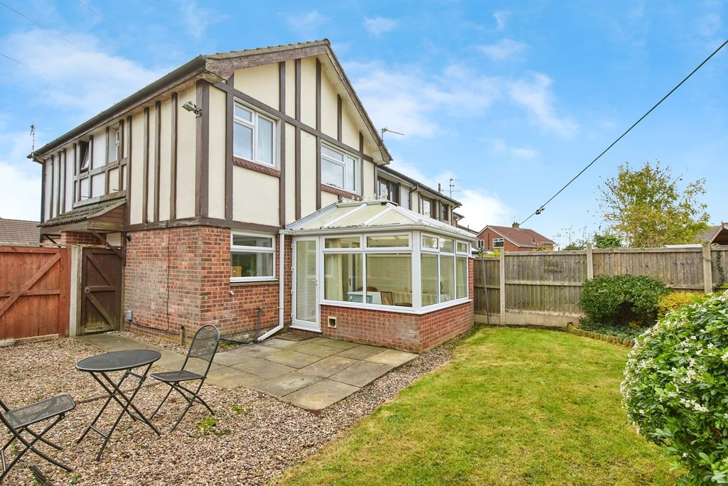 Property photo 2 of 16 Garden