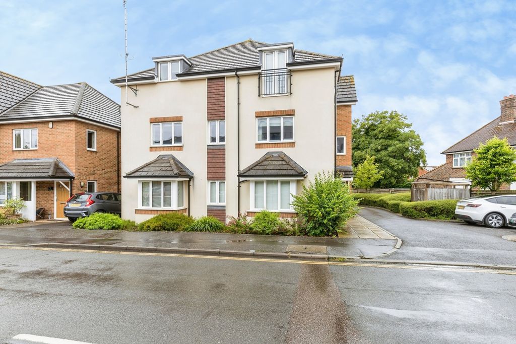 Additional image 14 of 2 bed flat for saleElm Grove, Horsham, West Sussex RH13