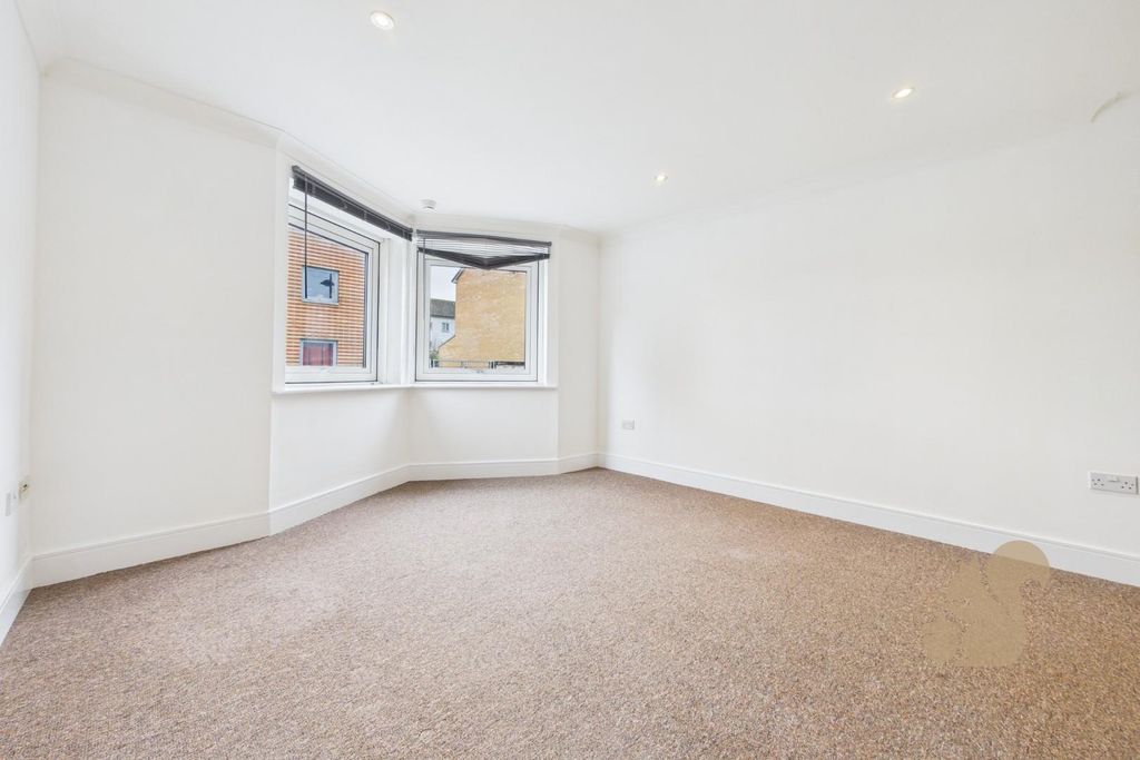 Property photo 2 of 6 Lounge