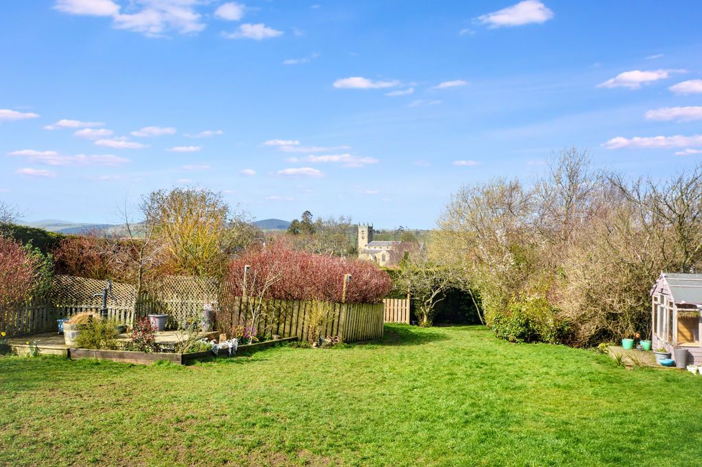 Property photo 3 of 28 Photo 24