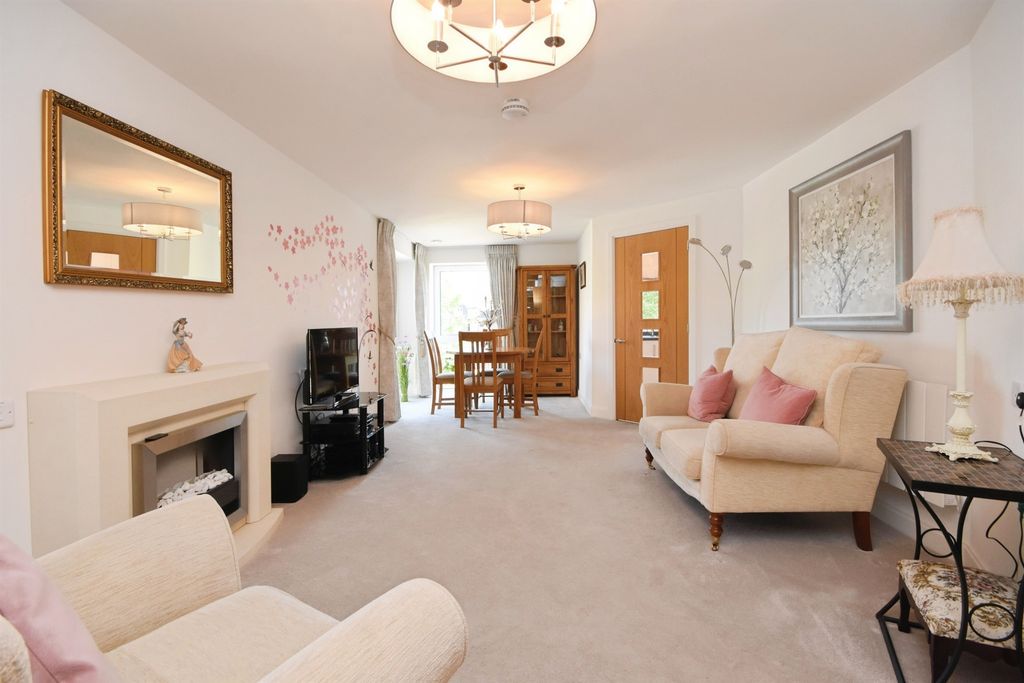 Property photo 3 of 13