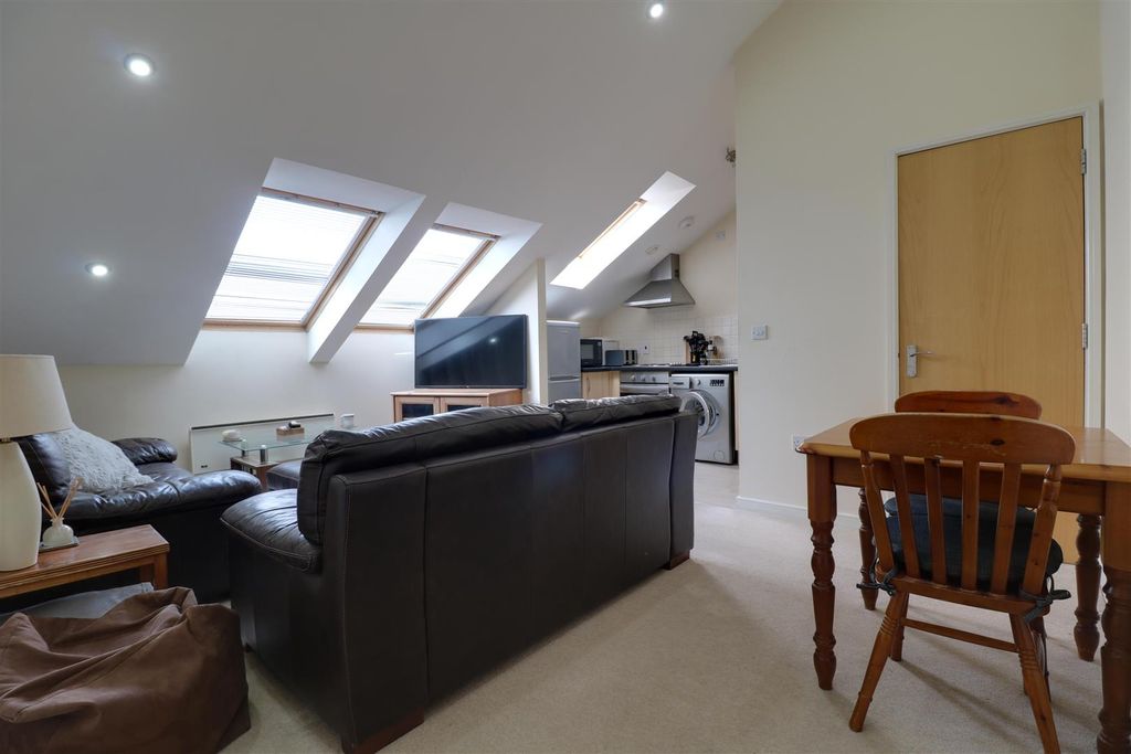 Additional image 7 of 2 bed flat for saleThe Point, Crewe Road, Alsager ST7