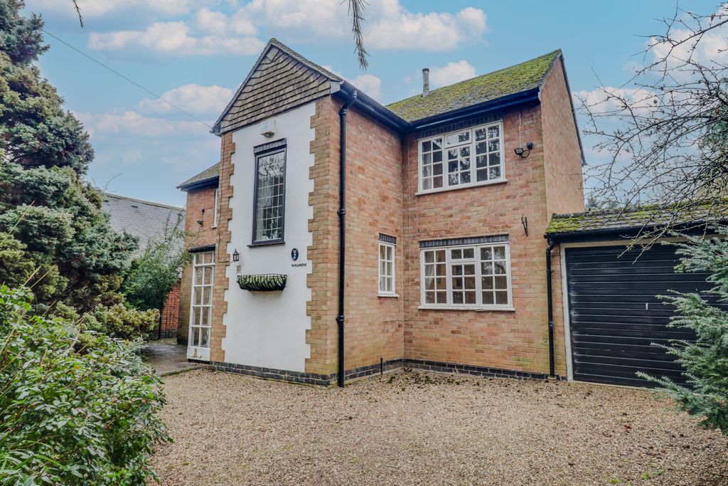 Property photo 1 of 28