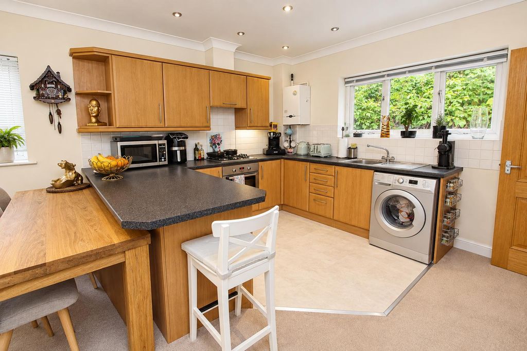 Property photo 2 of 12 Kitchen