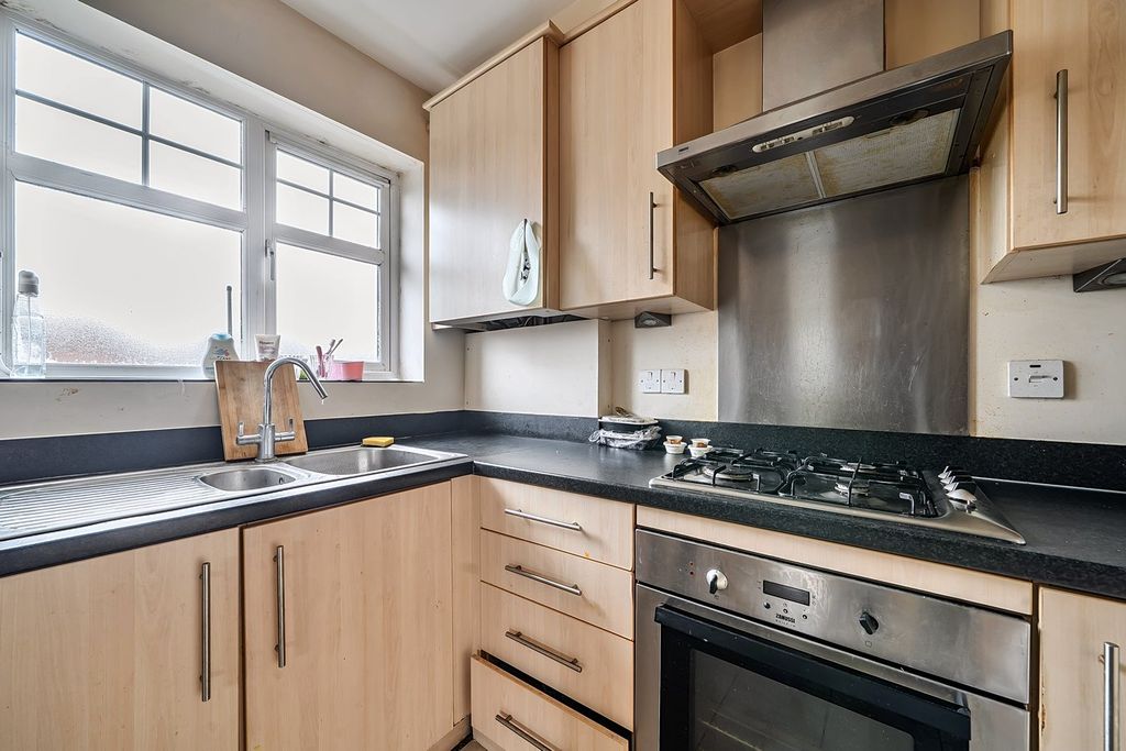 Property photo 2 of 6