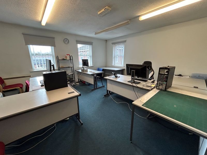 Property photo 2 of 5 Office