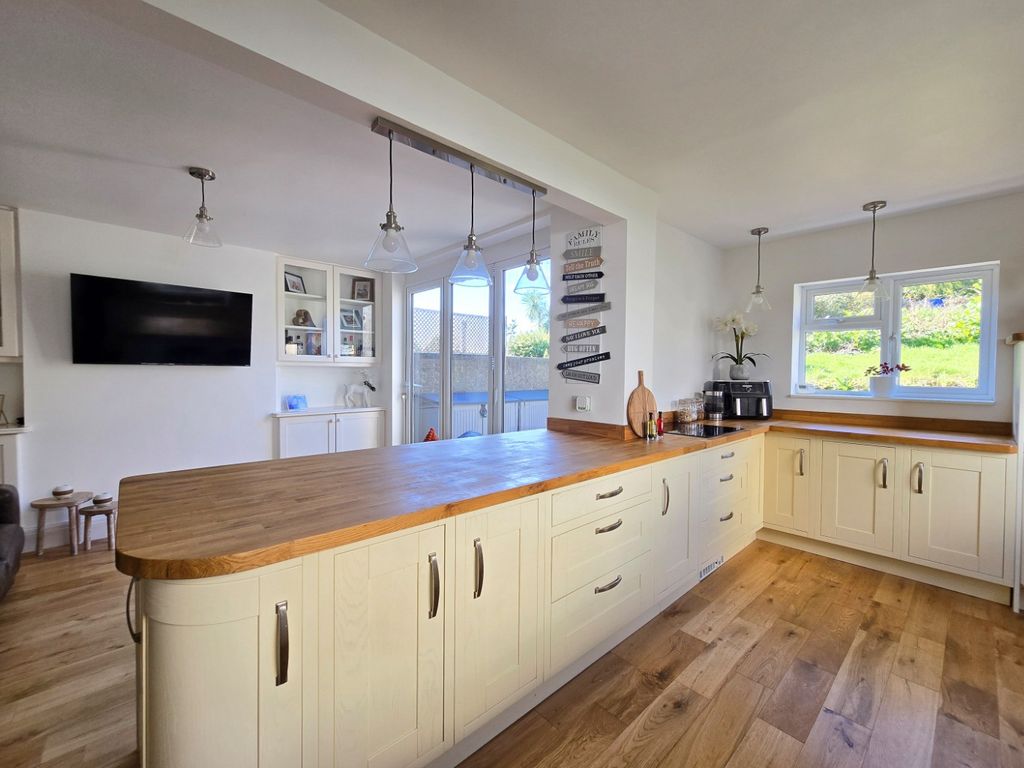 Property photo 3 of 15 5040872