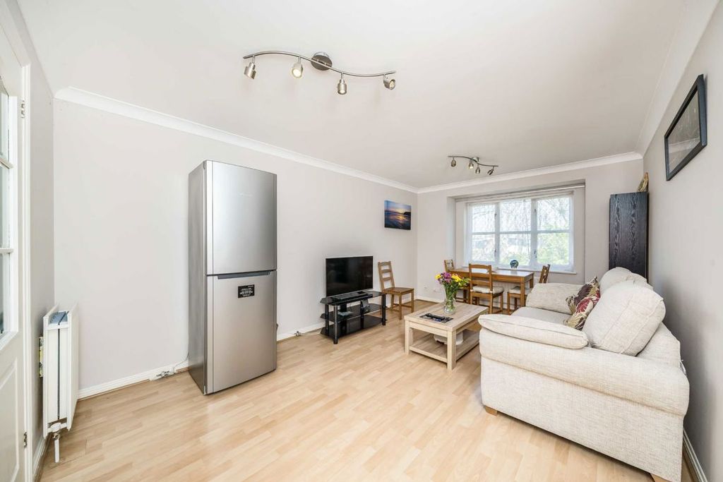 Property photo 1 of 5