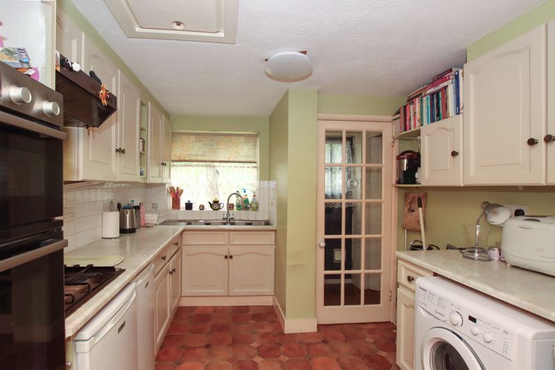 Property photo 3 of 12 Photo 6