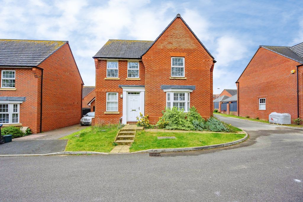 Property photo 1 of 18