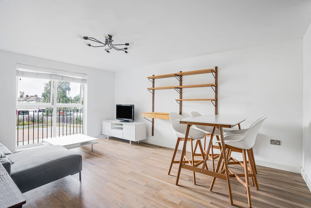 Property photo 2 of 14