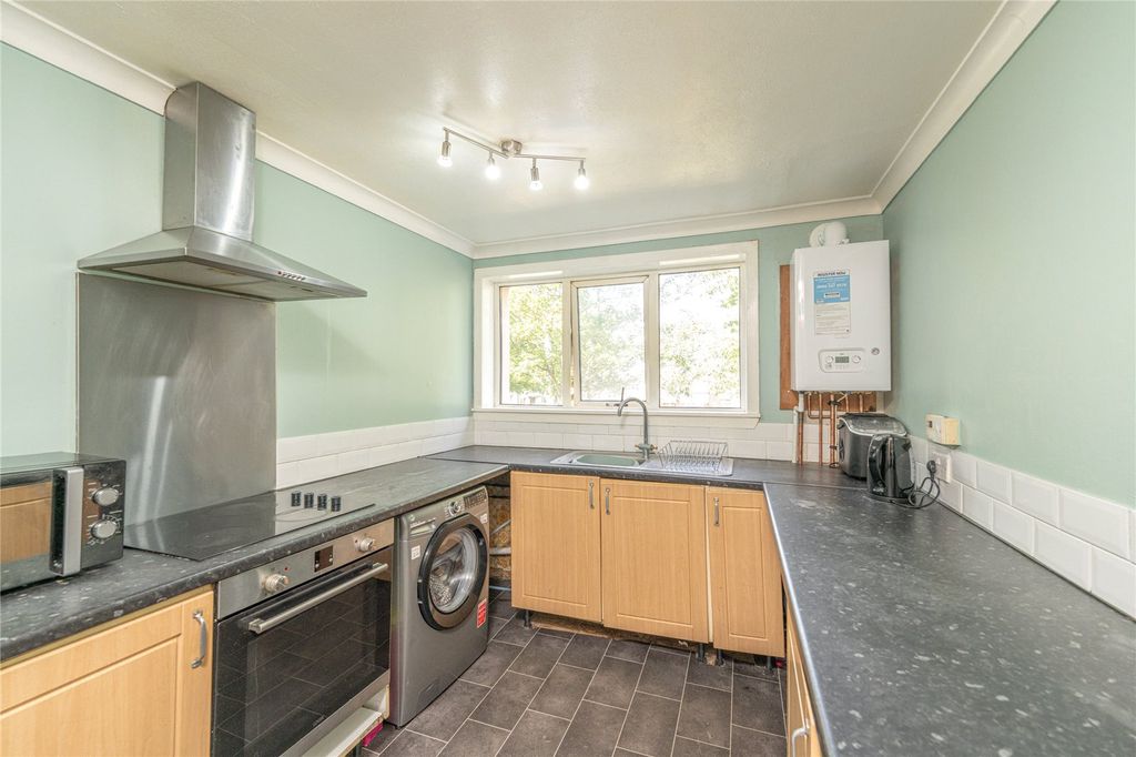 Property photo 3 of 16 Kitchen