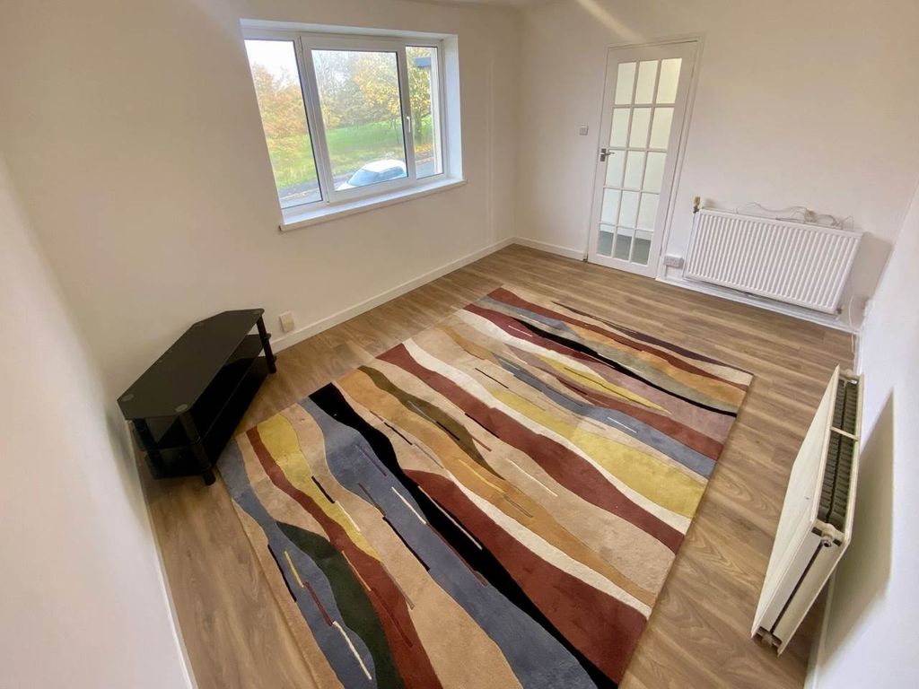 Property photo 2 of 12 686A3317-Fba1-4E92-A7B5-4c0F34E442B5