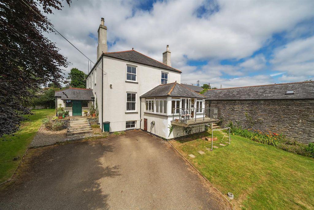 Property photo 1 of 52 Main Farmhouse