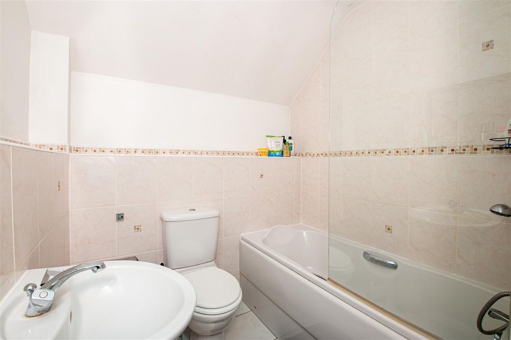 Property photo 2 of 14 6Wood_11.Jpg