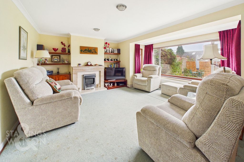 Property photo 2 of 21