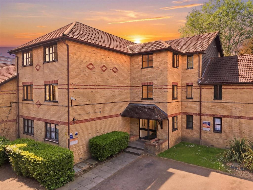 Property photo 1 of 8 001_Dji_20260427135012_0351_D_Twilight_6Abc1038_Au