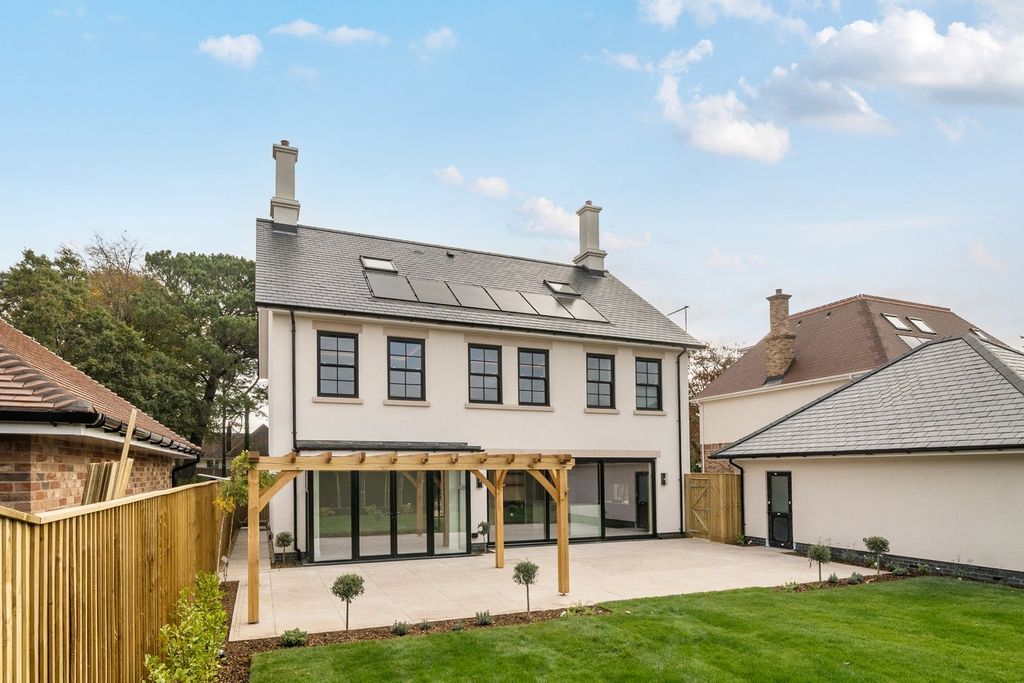 Property photo 3 of 23