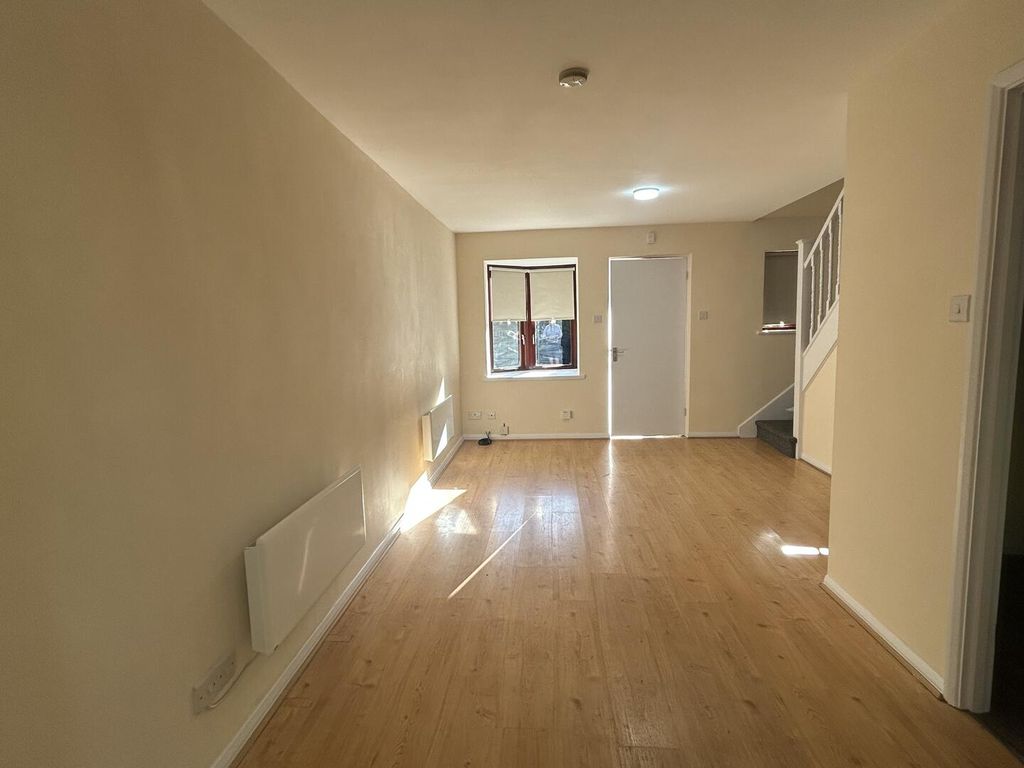 Property photo 2 of 10 Living Room