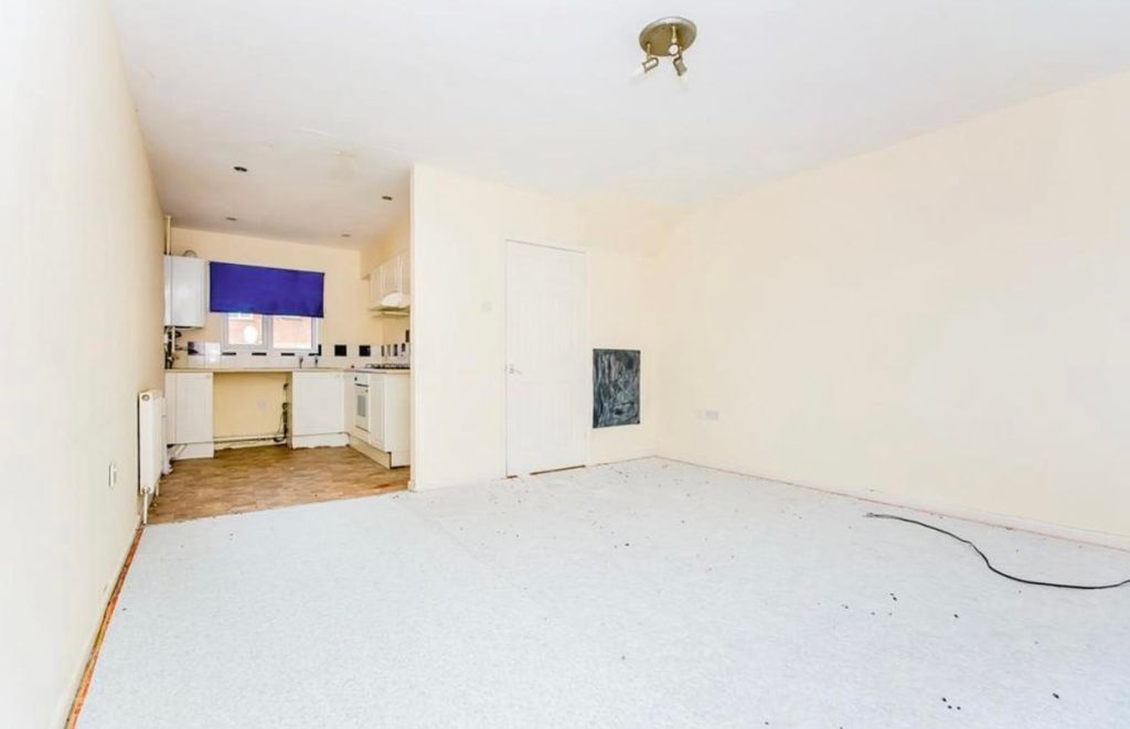 Property photo 3 of 5 Living Room