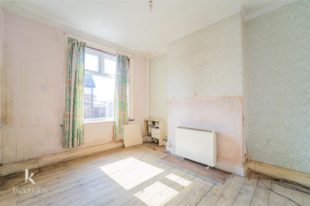 Property photo 3 of 19 4l-14.Jpg