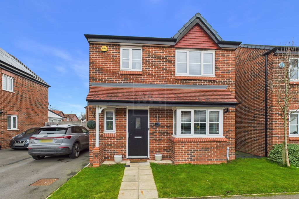 Property photo 1 of 20 Front Exterior