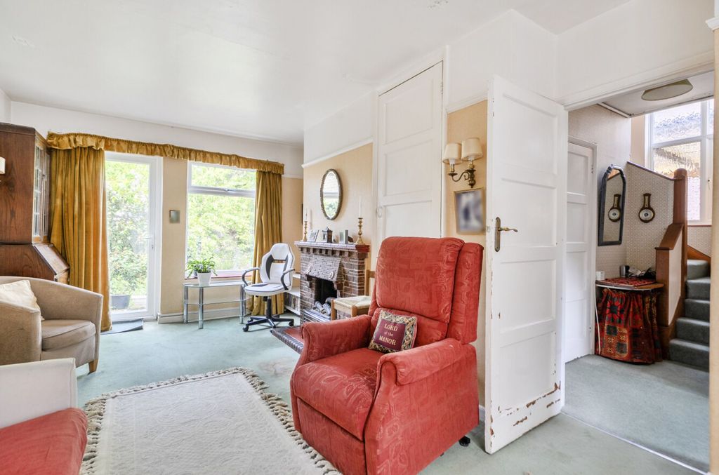 Property photo 2 of 17