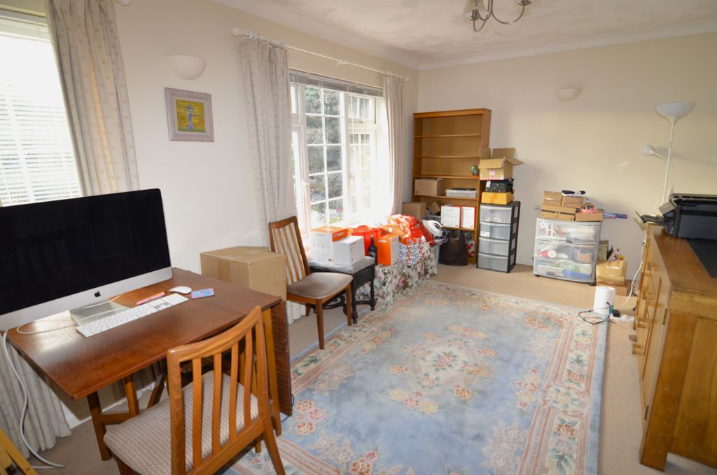 Property photo 3 of 9 Dining Area