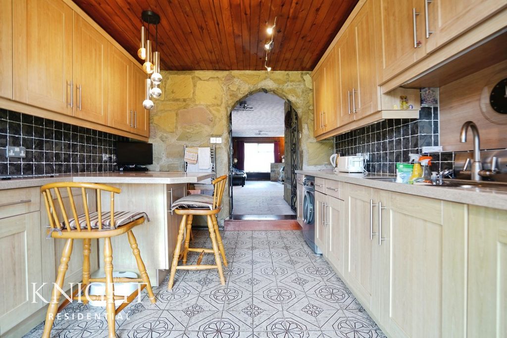 Rambler Close, Stanway, Colchester CO3, 3 bed detached bungalow for ...