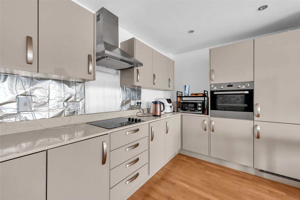 Property photo 3 of 17 Picture No. 12