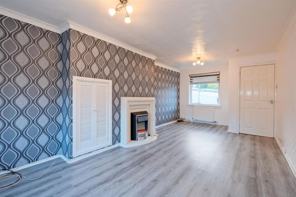 Property photo 2 of 22 Lounge