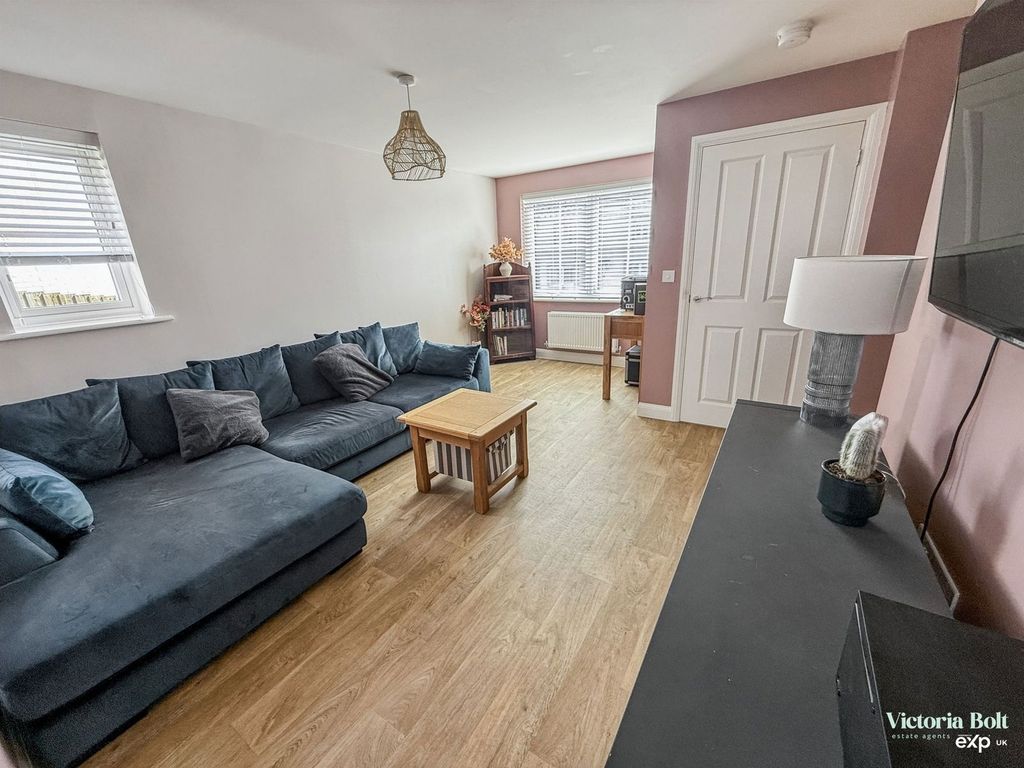Property photo 3 of 18
