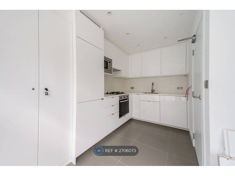 Property photo 2 of 8 Shared Kitchen